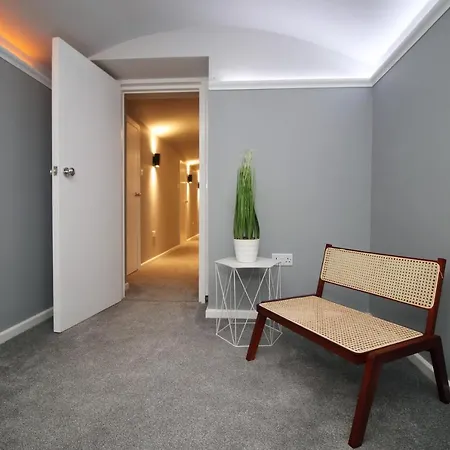 Apartment Canynge Square By Mgroupsa *